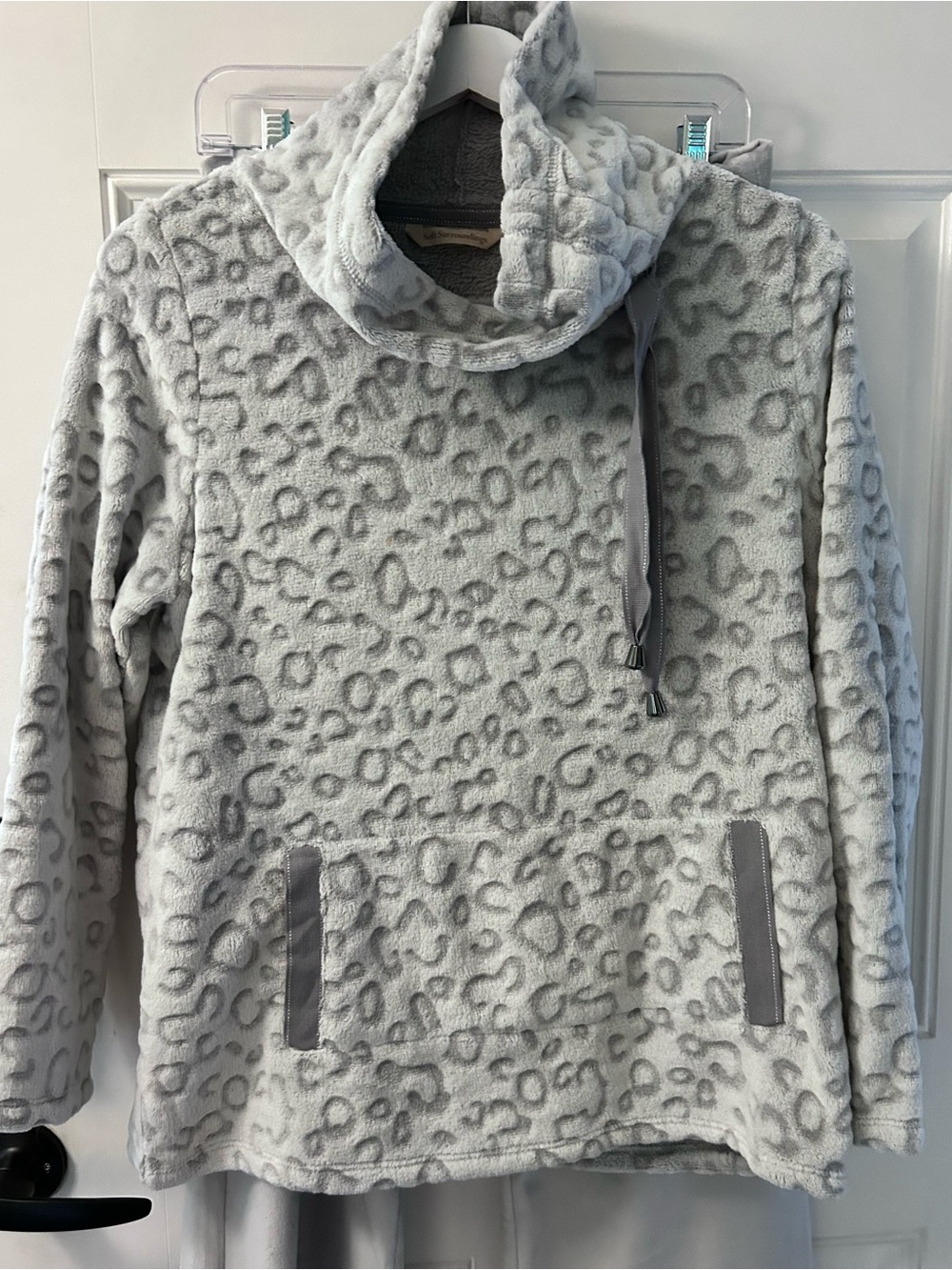 Soft Surroundings Light Gray Leopard-Print Turtleneck Sweater
